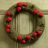 Yarn Wreath with Berries Yarn Wreath with Berries